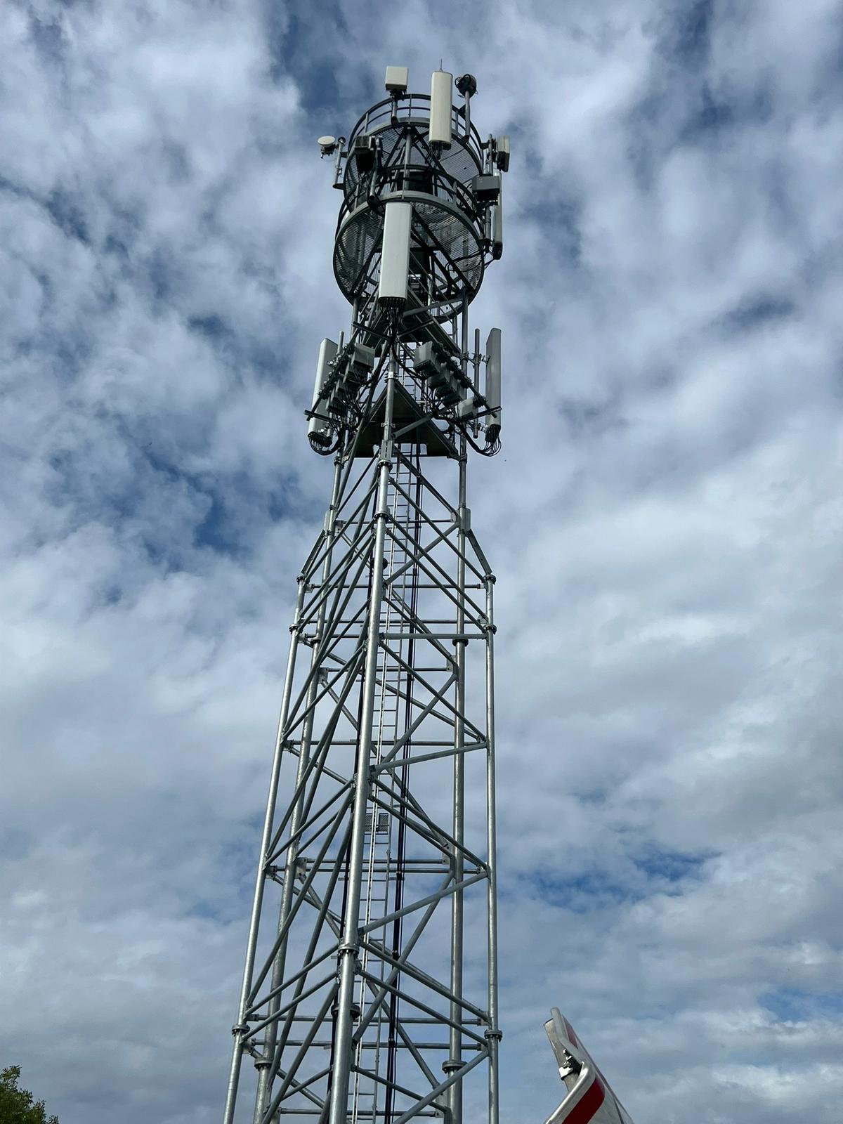 Pylône télécommunication